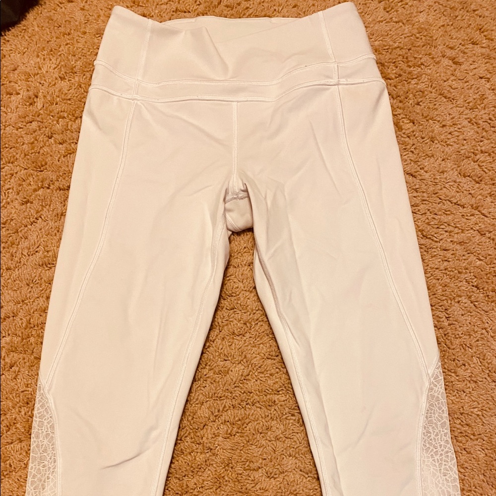 Lululemon white cropped leggings